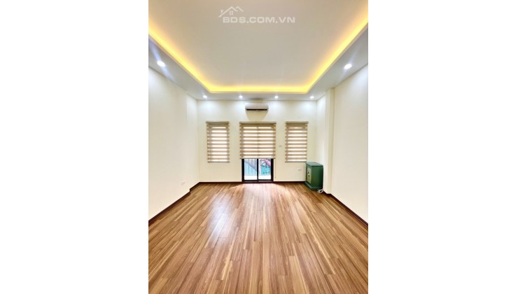 ĐÊ LA THÀNH -ĐỐNG ĐA- GẦN Ô TÔ - NHÀ ĐẸP 34m2 x 4 tầng-NHỈNH 4 tỷ